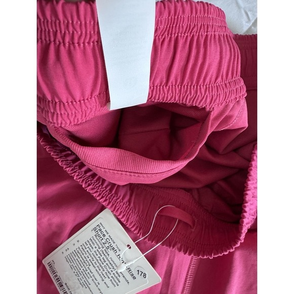 NEW LULULEMON WOMENS PACE CRUSH HIGH RISE 2.5" SHORTS XL Raspberry Coulis NWT - Picture 8 of 10